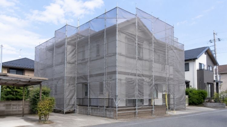 外壁塗装の足場代に追加費用が発生しやすい条件