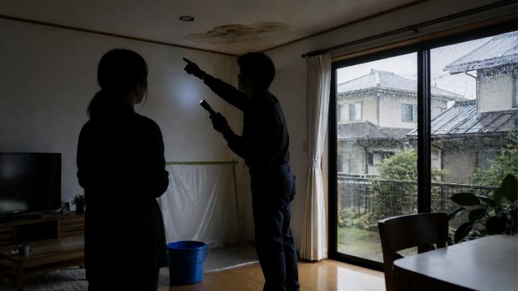 雨漏り修理で最初に必要なのは「原因を特定すること」